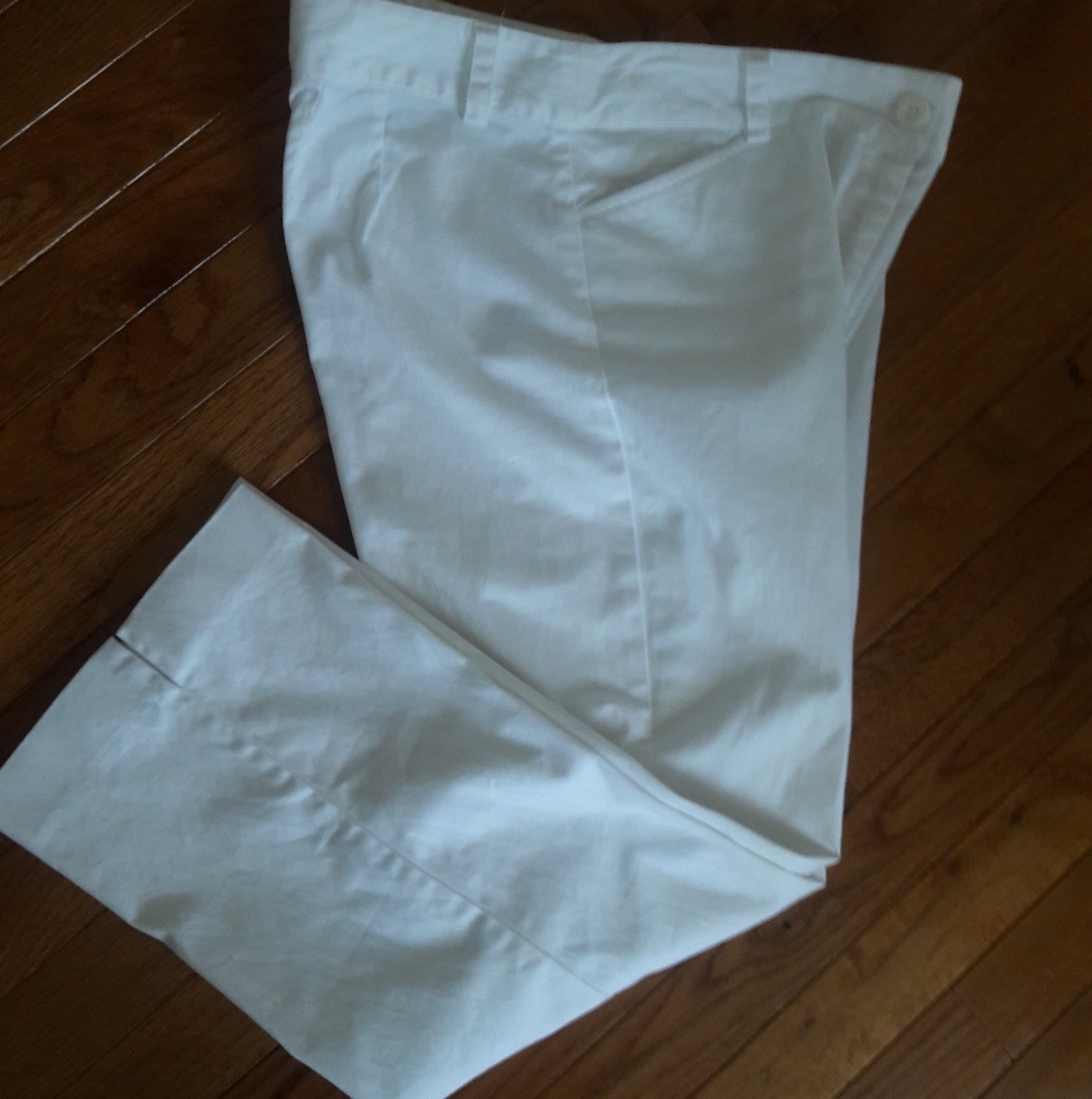 Geoffrey Beene White capri pants size 8